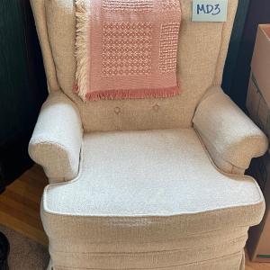 Photo of MD3-Chair with Throw