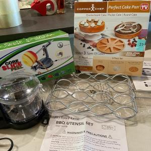 Photo of Lot of Four Kitchen Appliances and Accessories