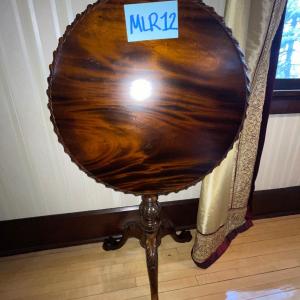 Photo of MLR12-Antique Round Tilt Top Accent Table
