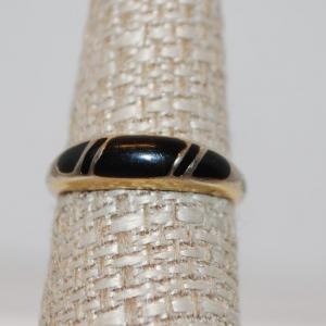 Photo of Size 7 "Avon" Marked 5 Black Inlays Ring on Gold Tone Band (3.1g)