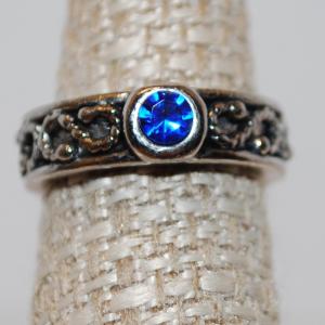Photo of Size 5¼ Beautiful Single Round Blue Stone on a "S Rope" Style Full Band Design 
