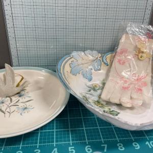Photo of Vintage bowls, gloves and Lenox hummingbird