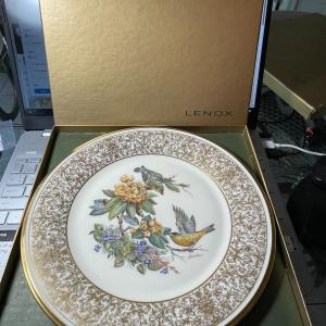 Photo of Vintage Lenox Annual Boehm Birds Porcelain Plate 1971 Goldfinch Plate 10.5" in O