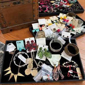 Photo of HUGE YARD SALE! Antiques, Vintage, Collectibles, Jewelry