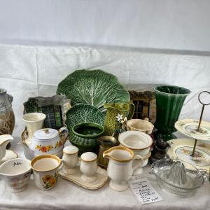 Photo of Mikasa Ceramics dinnerware, Cabbage plates, Tea plate