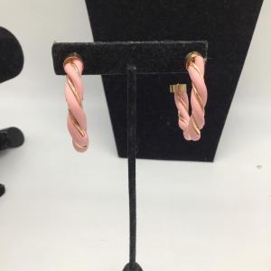 Photo of Fashion pink hoop earrings
