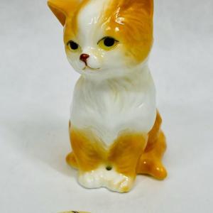 Photo of Cats of Character SITTING PRETTY Danbury Mint cat figurine