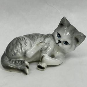 Photo of Cats of Character Figurine PAWS FOR THOUGHTS by Danbury Mint