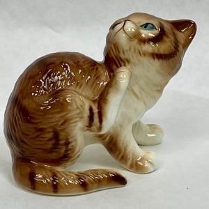 Photo of Danbury Mint Cats of Character Cat looking over shoulder START FROM SCRATCH