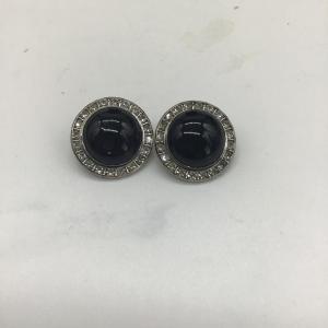 Photo of Vintage black earrings clip on