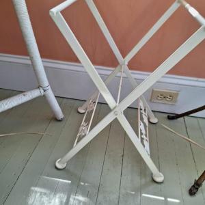 Photo of table stand