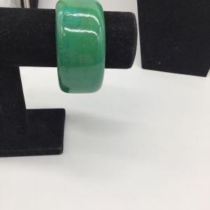 Photo of Green wooden fashion bracelet