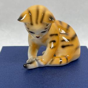 Photo of Orange Tabby Figurine TAIL END Cats of Character Danbury Mint