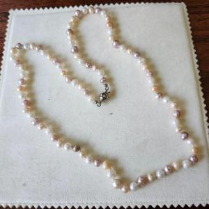 Photo of Lovely strand of pastel pearls