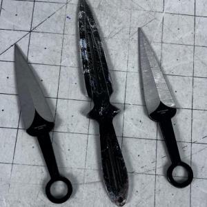Photo of 3 Throwing Knives