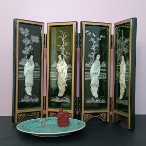 Photo of LOT 244: Miniature Laquered Screen w/ Mother of Pearl Inlay, Carved Chinese Snuf