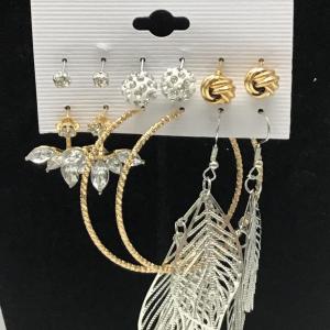 Photo of Set of fashion earrings