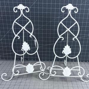 Photo of 2 Easels WHITE Wire