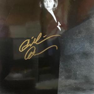 Photo of The X-Files Gillian Anderson signed photo