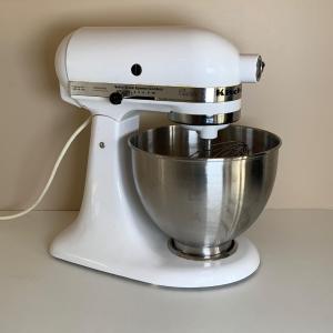 Photo of LOT 201: White Classic Kitchen Aid Stand Up Mixer #K45SS