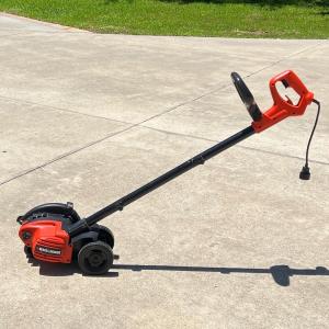 Photo of BLACK & DECKER ~ Corded Electric Edger