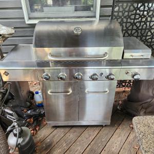 Photo of Large Stainless Steel 5 Burner Gas Grill w Side Burner