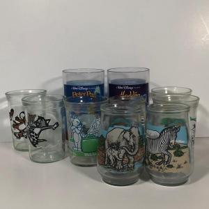 Photo of LOT 264: Vintage Welch's Juice Glasses - Looney Tunes, Tom & Jerry and Endangere