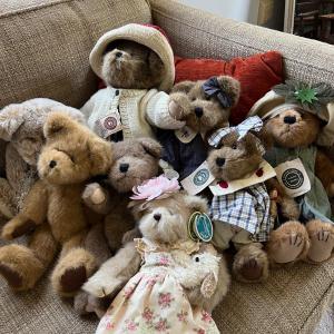 Photo of Lot of 7 Boyds Bears - 4 NWT + 1 Bearington Collection