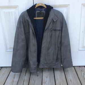 Photo of LOT 186: Men's Gray Calvin Klein Jacket (Size Large)