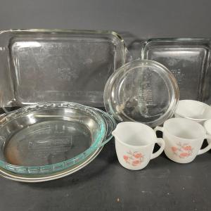 Photo of LOT 209: Collection Of Pyrex, Fire King & Corelle Glassware