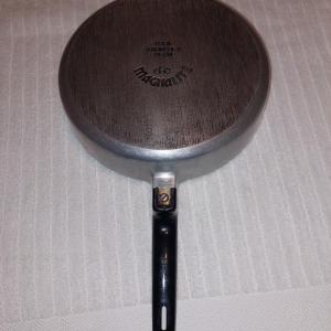 Photo of Magnalite GHC 9 3/4" Skillet