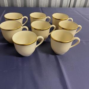 Photo of 8 Lenox GOLD cups