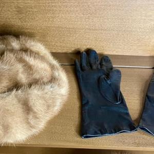 Photo of 2 real fur hats (small) with leather gloves