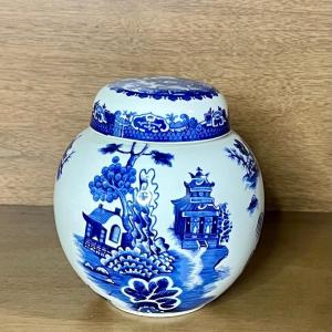 Photo of Blue Willow small jar