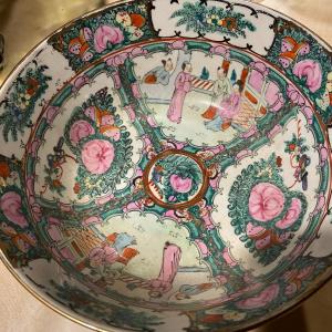Photo of La Famille Rose Styled Porcelain Bowl