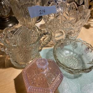 Photo of Lot of Six Glassware Pieces