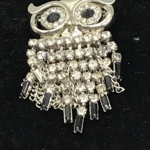 Photo of Vintage Victorian owl brooch