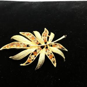Photo of vintage gold tone brown cognac glass Rhinestone floral brooch