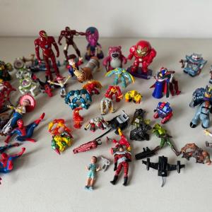 Photo of Marvel Figurines Lot