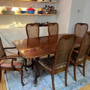 Photo of Dining Room Table w/ 6 Chairs and 2 Leaves