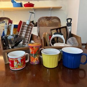 Photo of Misc Kitchenware/Utensil Lot