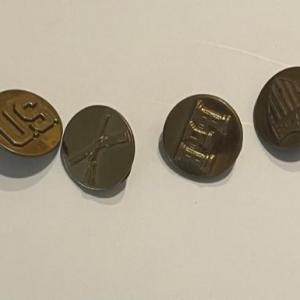 Photo of Set of 10 WW2 US Military pins #2