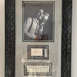 Photo of Signed Tony Bennett Memorabilia Authenticated by Beckett