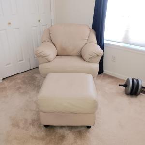 Photo of LIGHT TAN COLORED LEATHER? CHAIR W/OTTOMAN