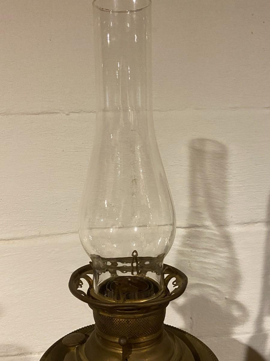 Photo 4 of Antique Brass Fleur de Lis Kerosene/Hurricane Lamp (Possibly Volkmar, No Decorat