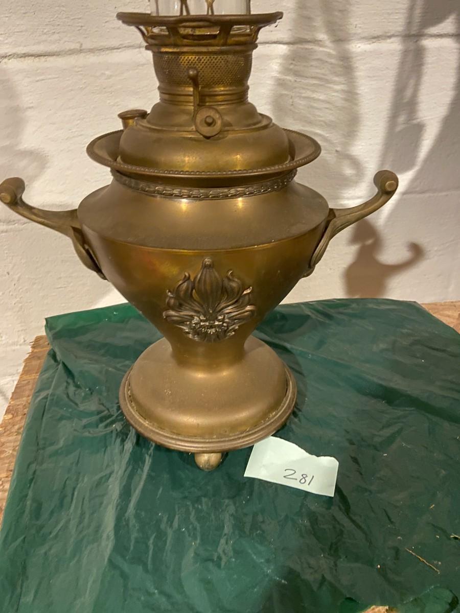 Photo 2 of Antique Brass Fleur de Lis Kerosene/Hurricane Lamp (Possibly Volkmar, No Decorat