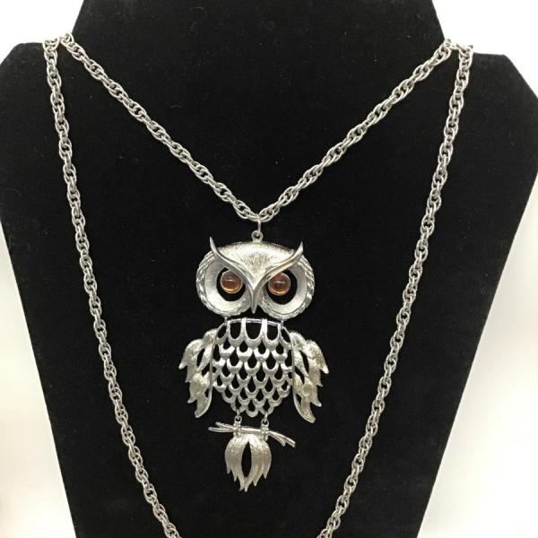 Photo of 1970s Retro double tiered owl Necklace, color, orange silver