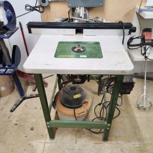 Photo of Jointech Miter Table w Porter Cable Router w Vac