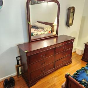 Photo of 6 Drawer Dresser w mirror 61x18x34