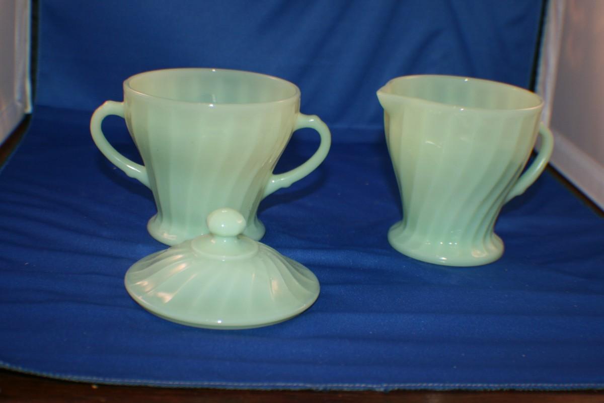 Photo 5 of Vintage Anchor Hocking Creamer Pitcher and Covered Sugar Bowl